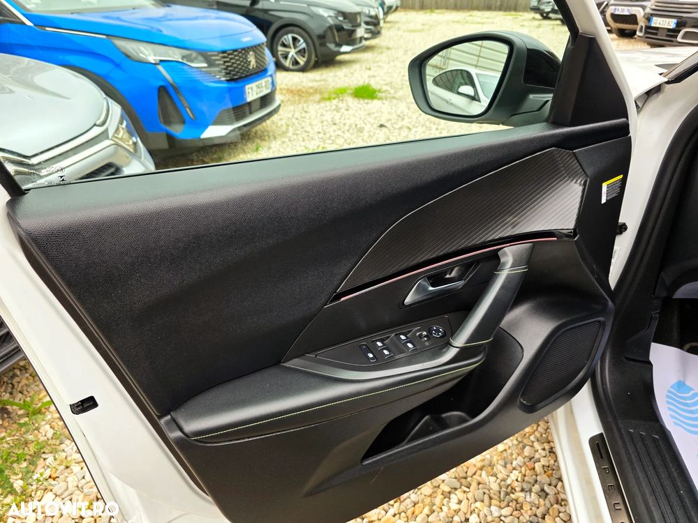 Peugeot 2008 PureTech 155 EAT8 GT - 21