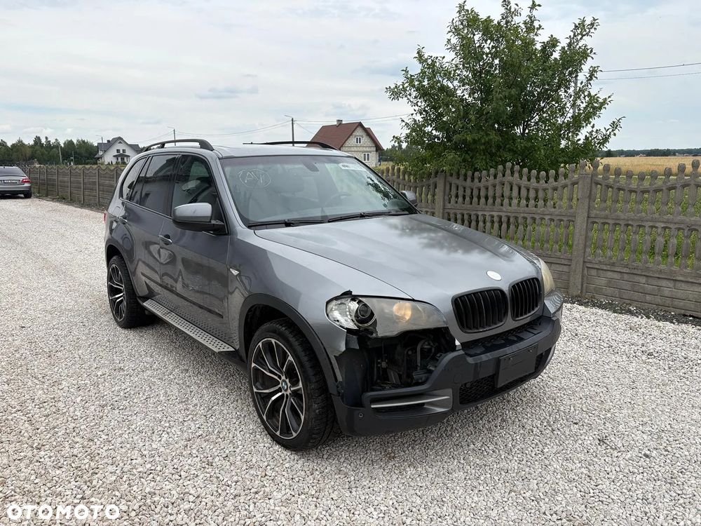 BMW X5 4.8i xDrive - 6