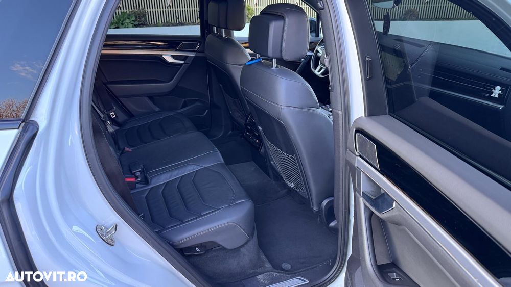 Volkswagen Touareg 3.0 V6 TDI 4Motion DPF Automatik R-Line - 14