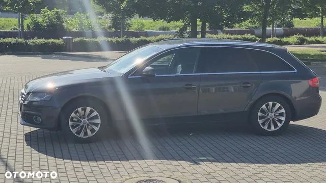 Audi A4 Avant 2.0 TDI DPF Ambiente - 1