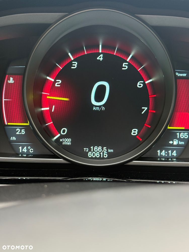 Volvo V40 T4 R-Design - 10