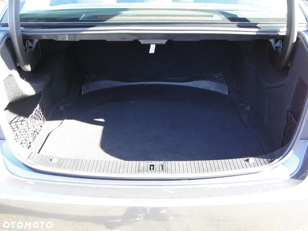 Mercedes-Benz Klasa E 220 CDI BlueEff Avantgarde - 15