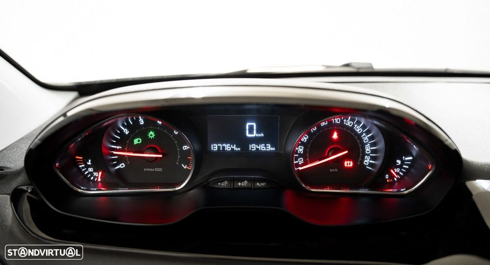 Peugeot 208 1.2 VTi SE Style - 13