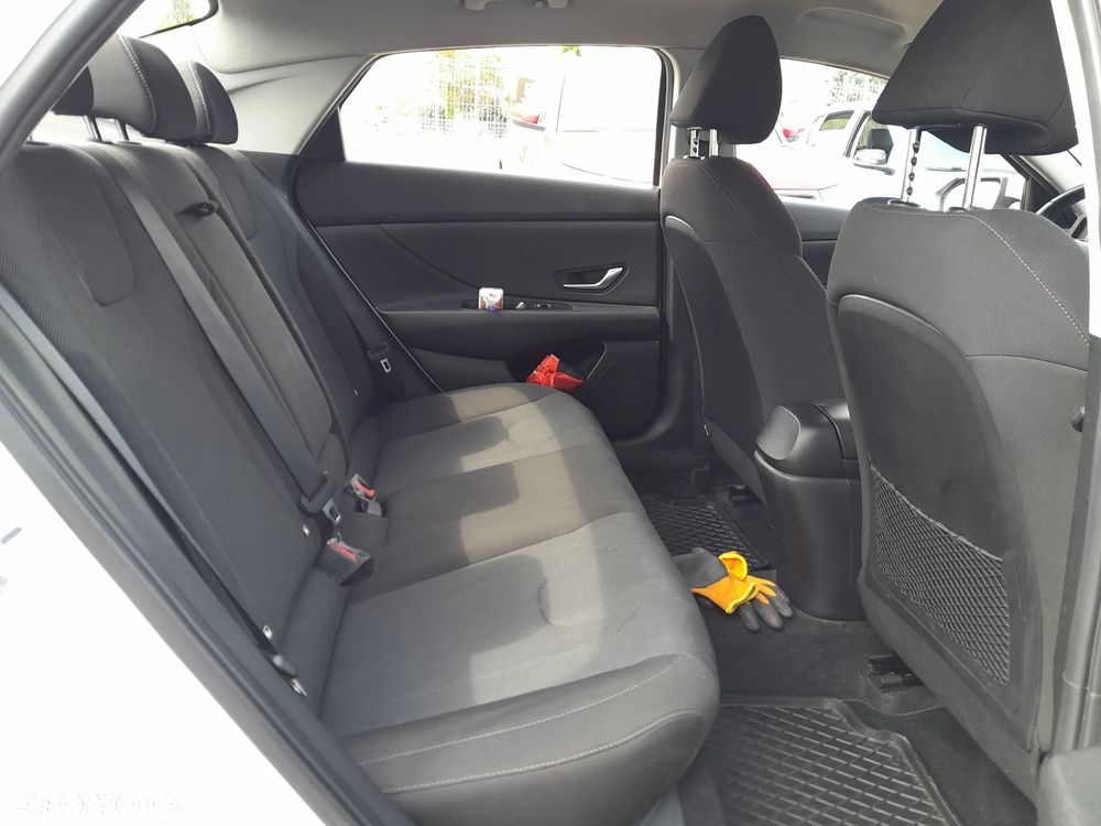 Hyundai Elantra 1.6 Modern - 16