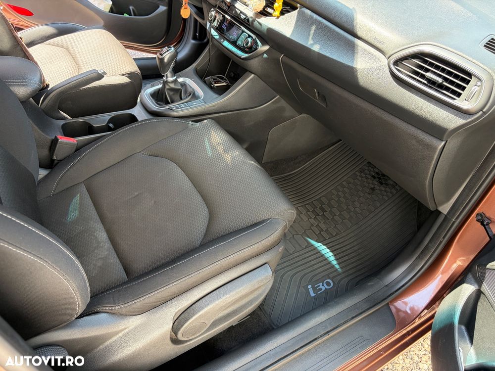 Hyundai i30 1.4 MPi 5DR M/T Comfort - 11