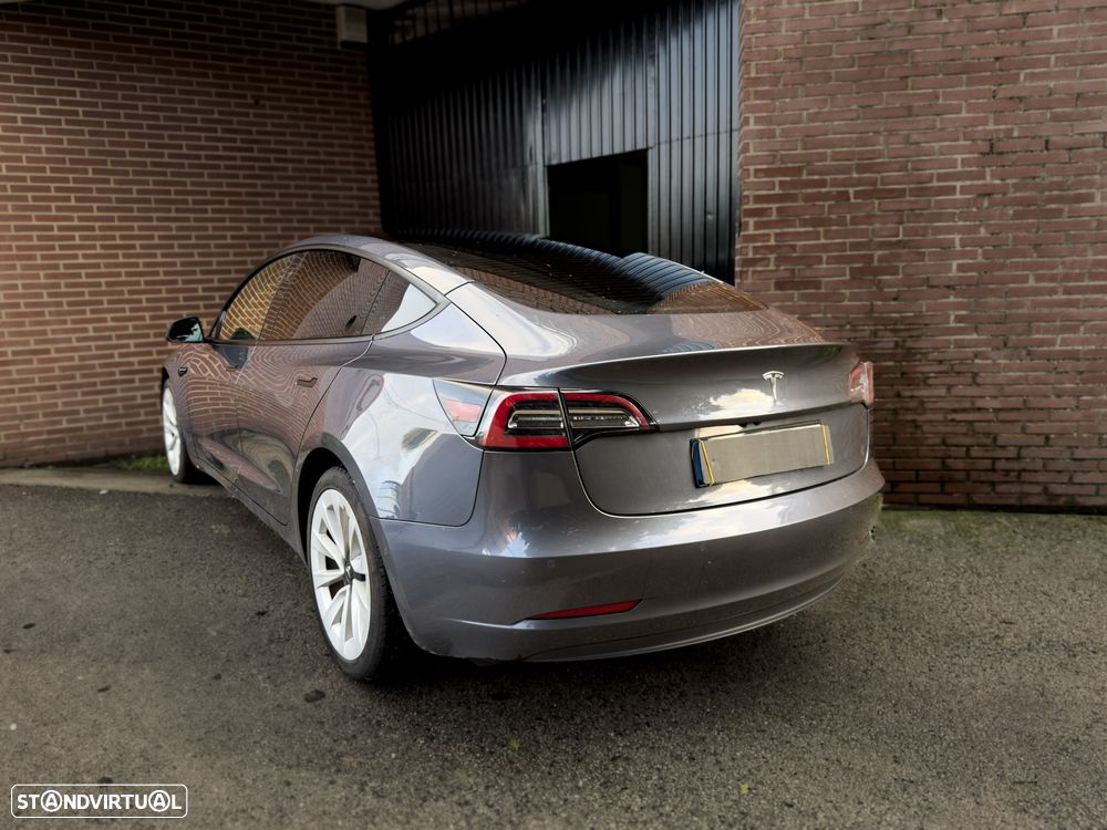 Tesla Model 3 Standard Range Plus RWD - 4