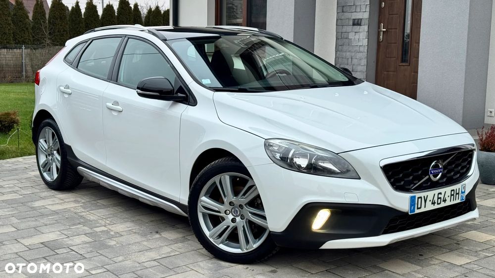 Volvo V40 Cross Country D2 Momentum - 1