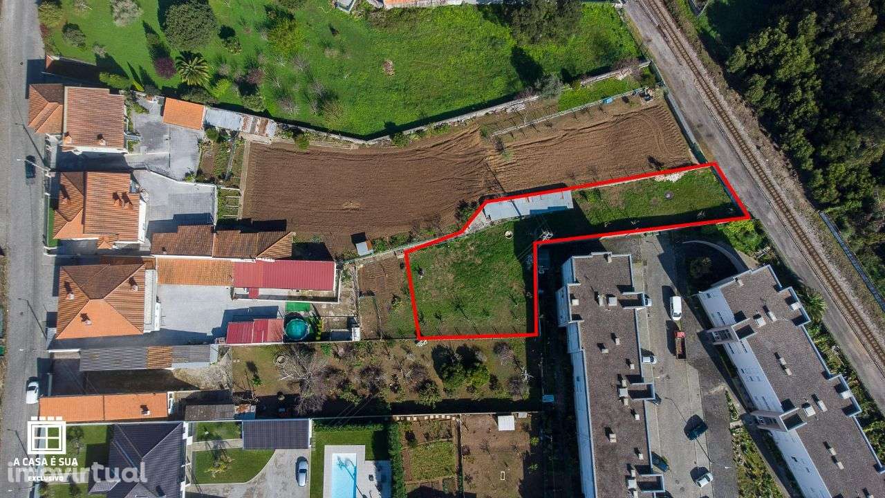 Terreno com 1.411 m2 em Paços de Brandão - Exclusivo - Grande imagem: 2/12