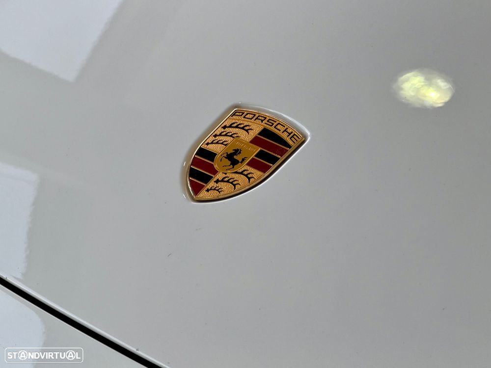 Porsche Taycan 4S - 16
