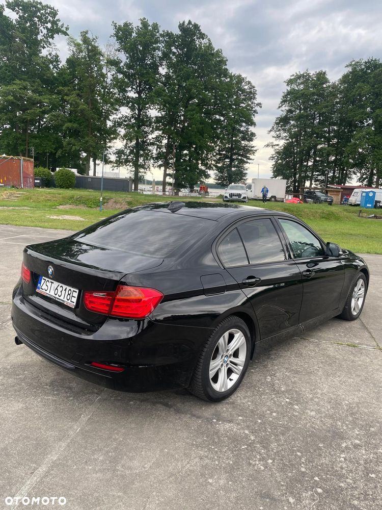 BMW Seria 3 318d DPF Edition Sport - 10