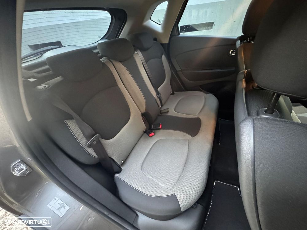 Renault Captur 1.2 TCe Exclusive EDC - 24