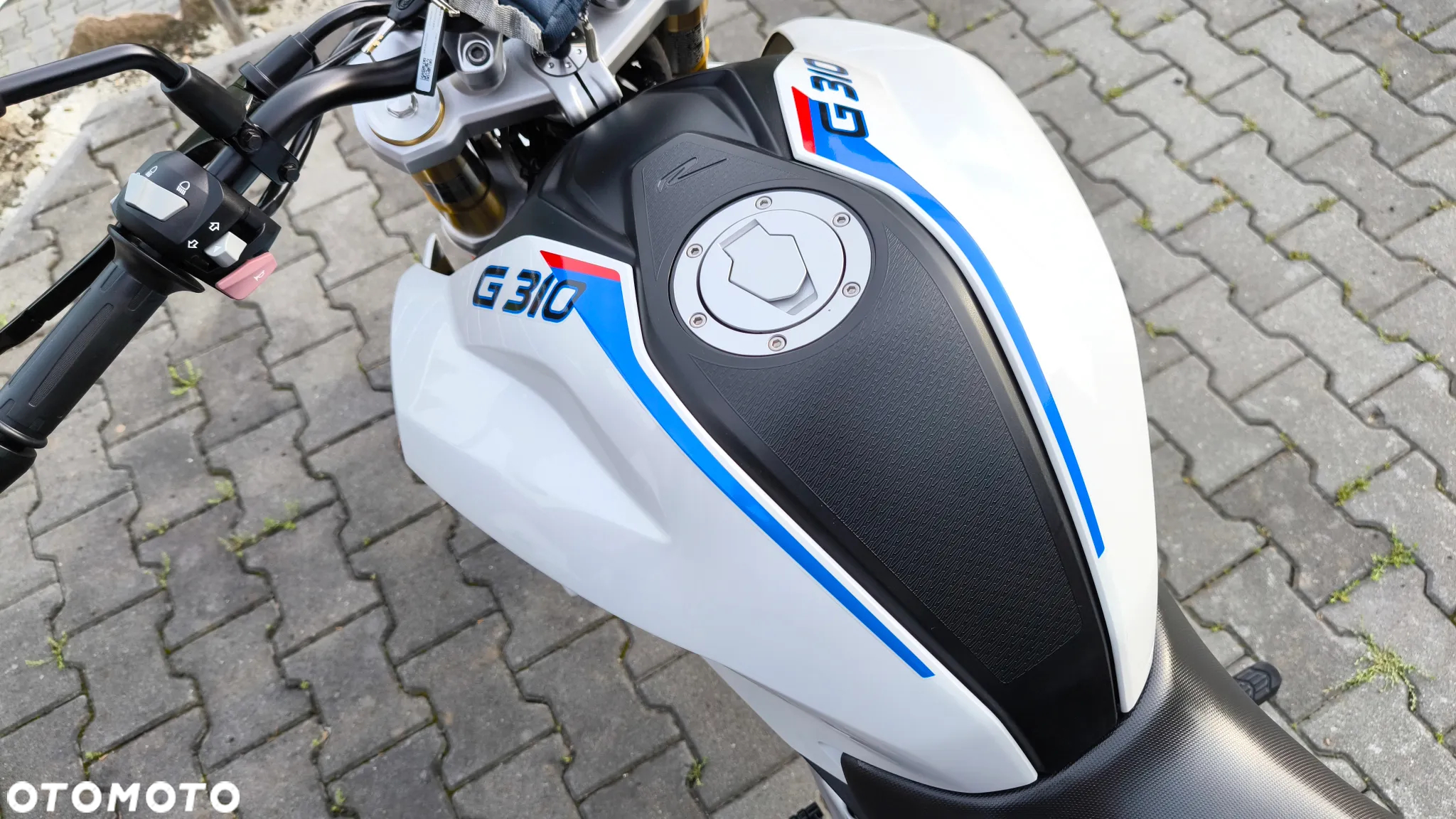 BMW G - 11