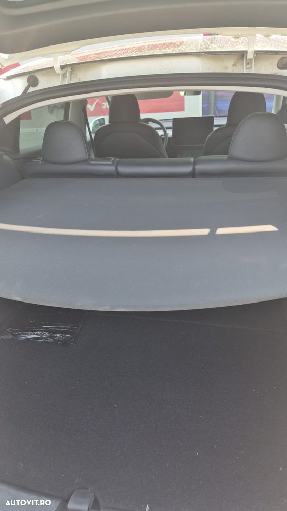 TESLA Model Y 2023 — imagine 14