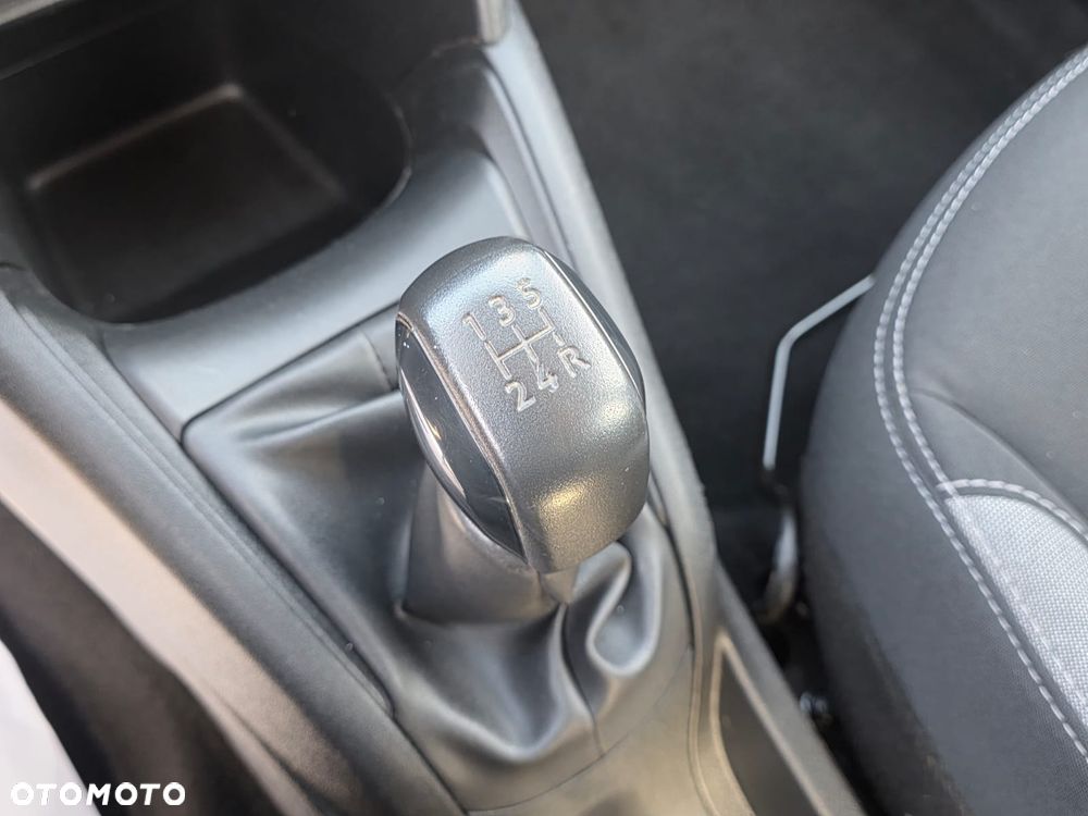 Peugeot 208 - 11