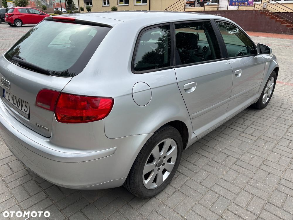 Audi A3 Sportback - 3