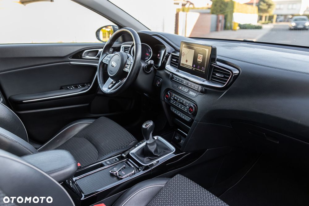 Kia Ceed 1.6 CRDi Platinum Edition - 28