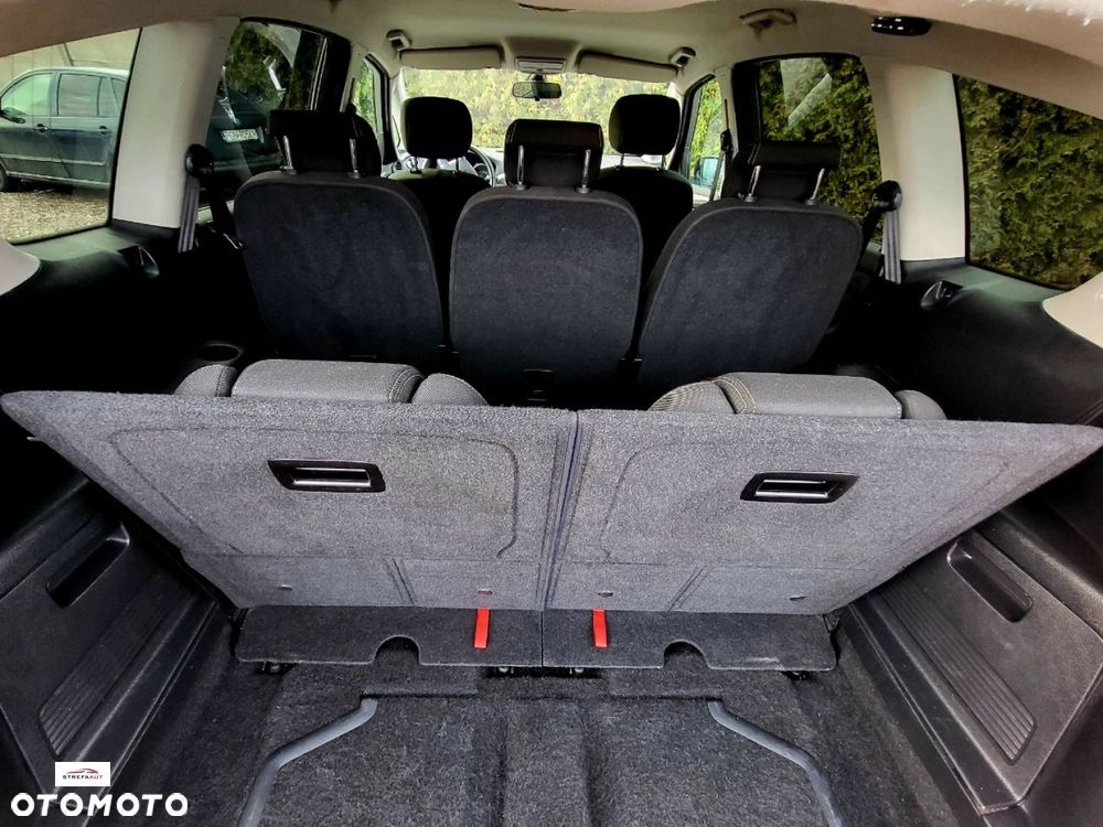 Ford S-Max - 17