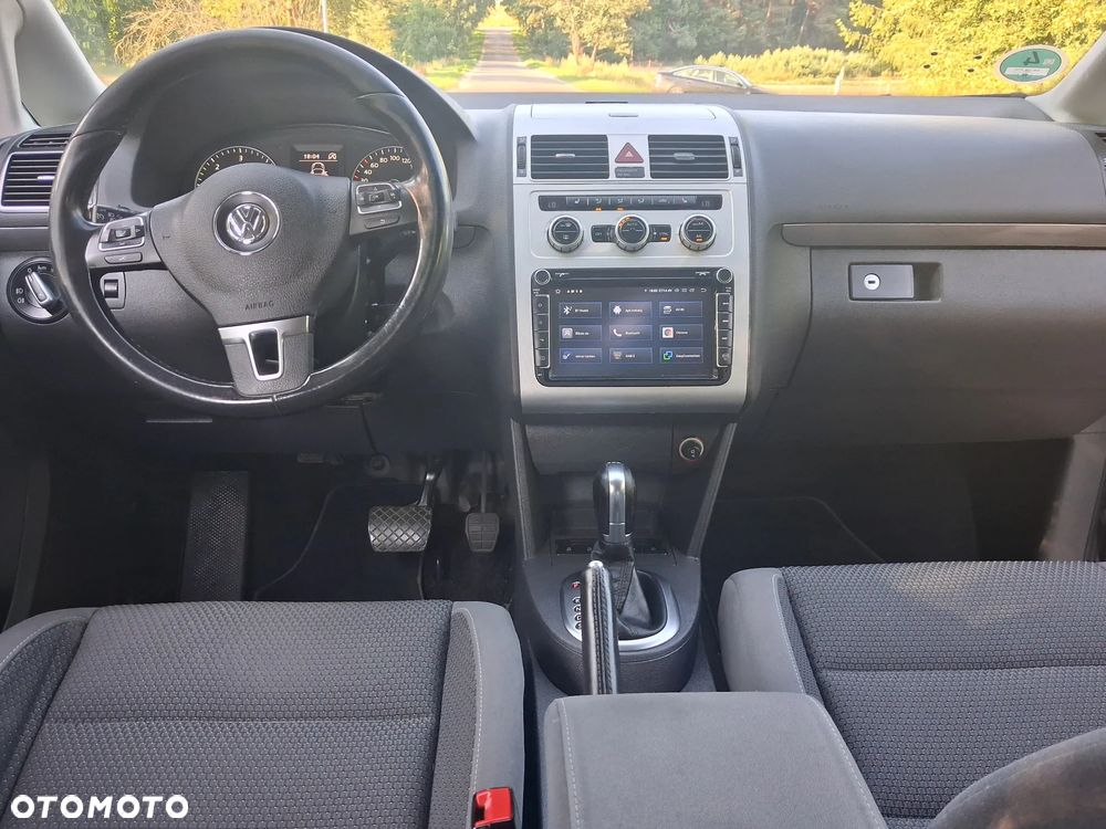 Volkswagen Touran - 13