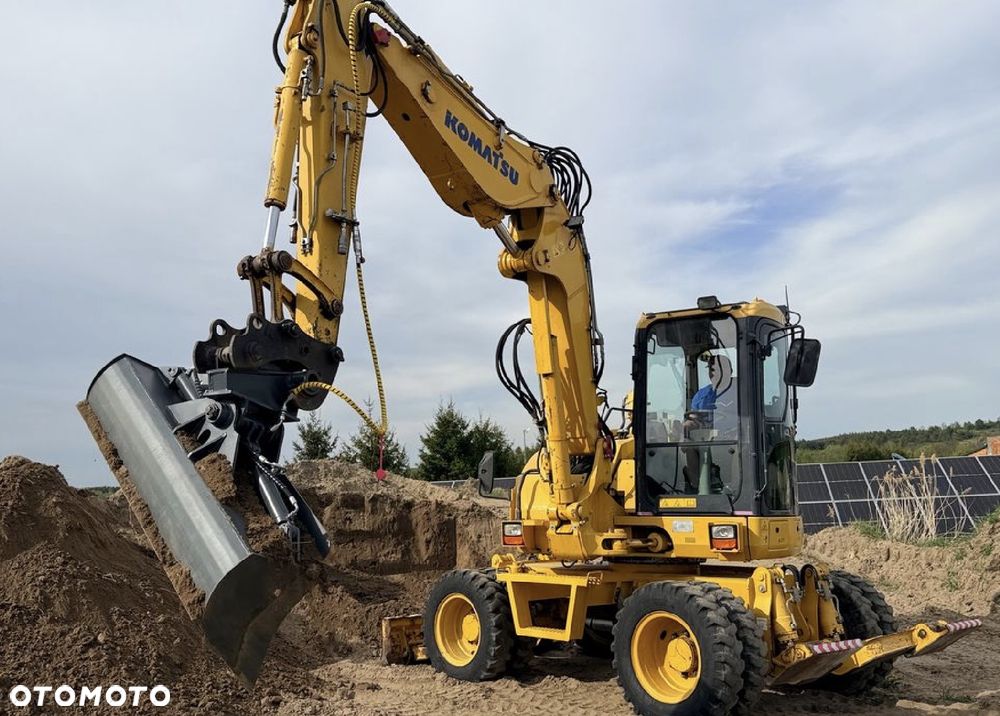 Komatsu 4x4x4 ramię łamane Koparka kołowa KOMATSU  PW98MR-8 10ton 4x4x4 ośki skrętne Ramię 3x łamane BEZ DPF i ADBLUE 4 cyl dodatkowe wyjścia hydr Pług Podpory 2012 szybka zwinna Prosto z importu 1 właściciel Cat TEREX Liebherr Wacker Pw 98 Mr 8 11 - 24