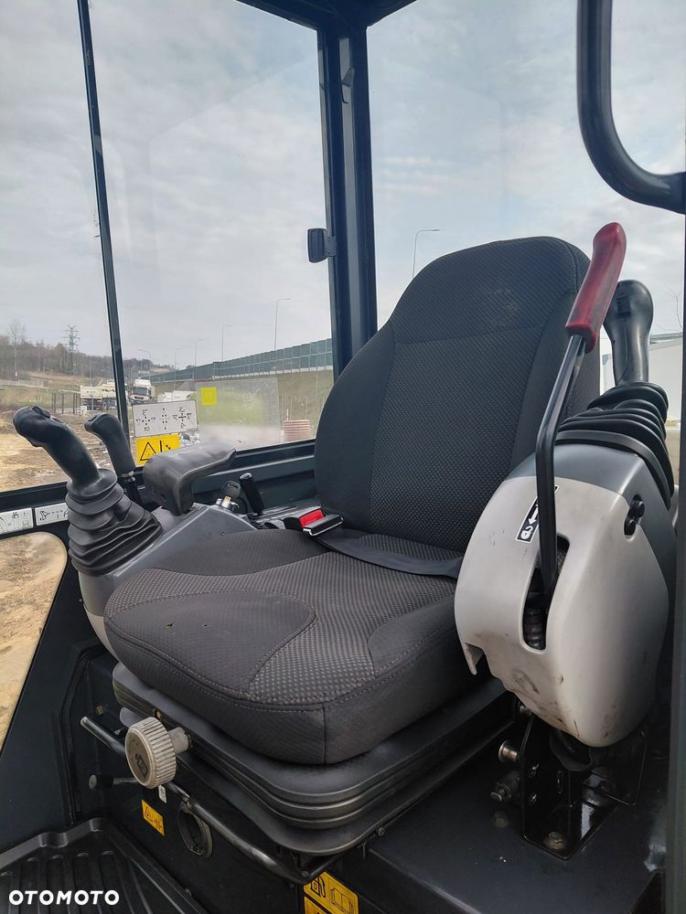 Hitachi ZX19-5A minikoparka 2022r. gąsienicowa - 3