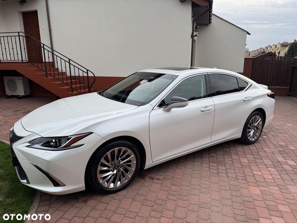Lexus ES 300h Business Edition + - 12