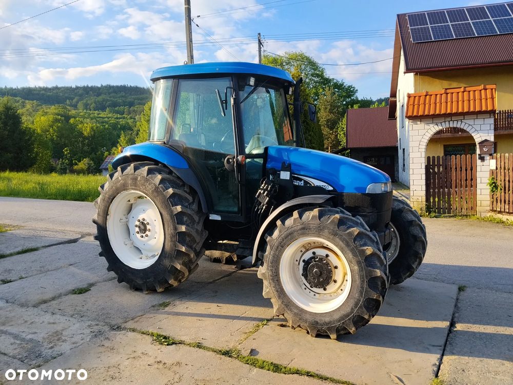 New Holland TD75D