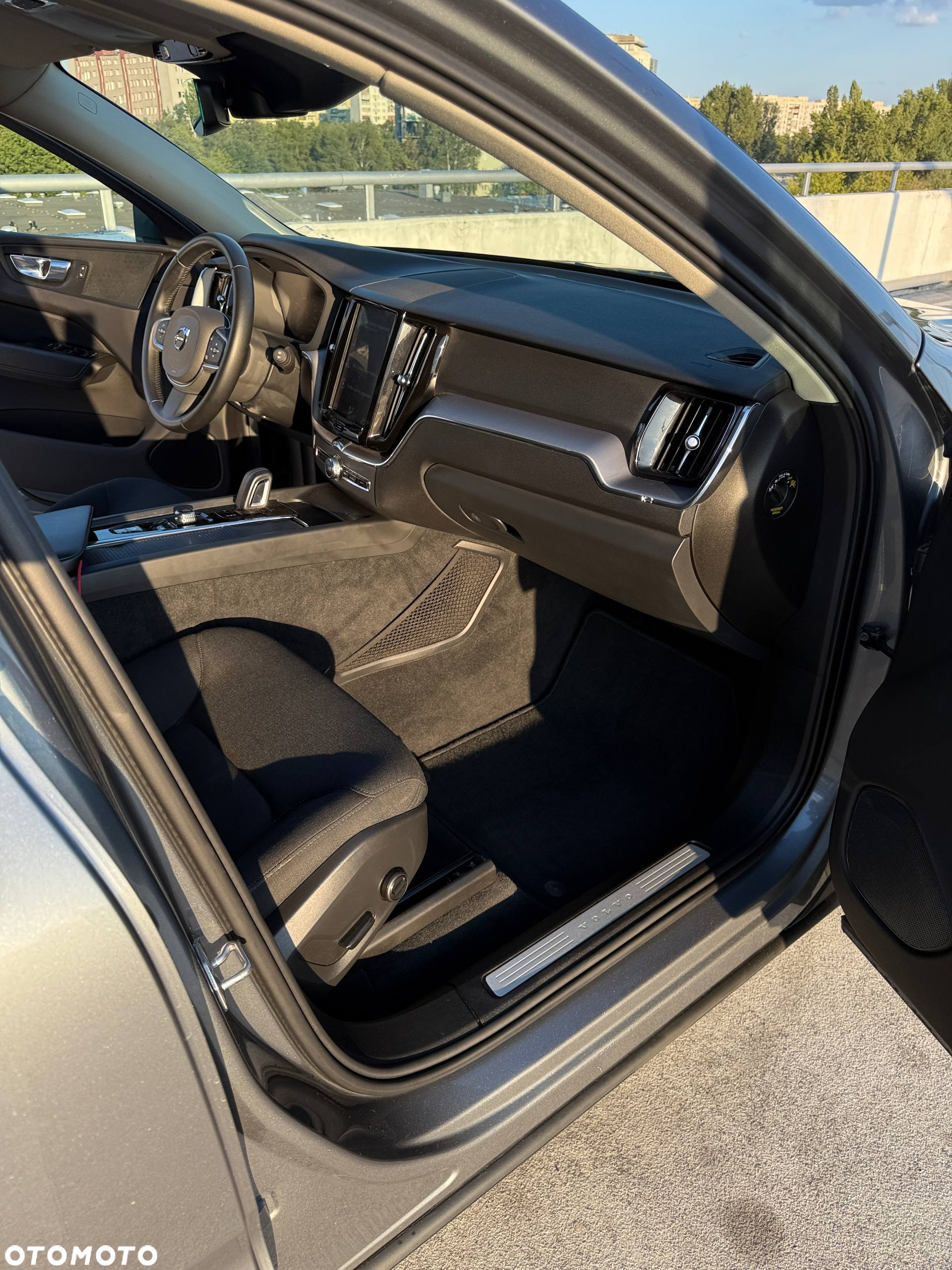 Volvo XC 60 B4 B Momentum Pro - 22
