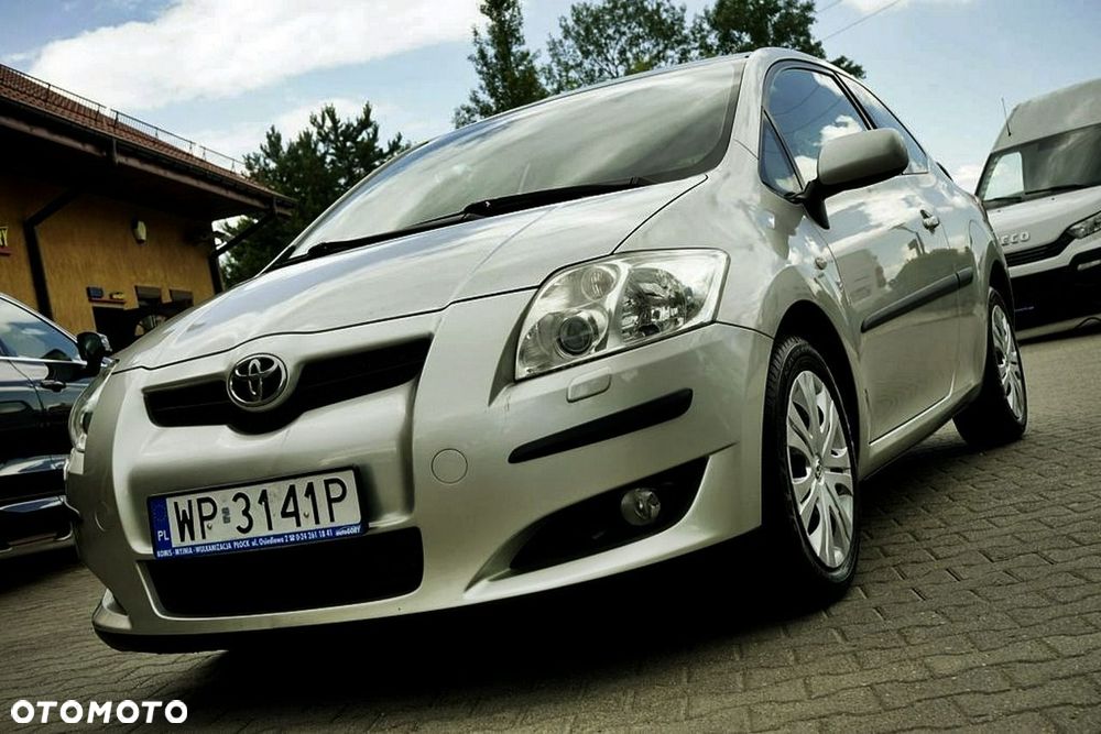 Toyota Auris - 1