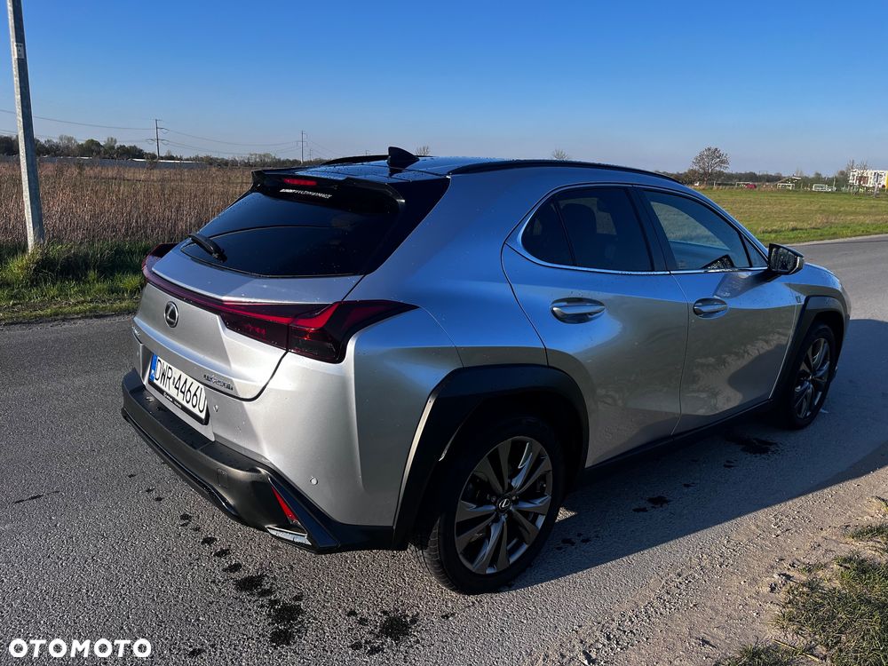 Lexus UX 250h GPF F Sport 2WD - 28