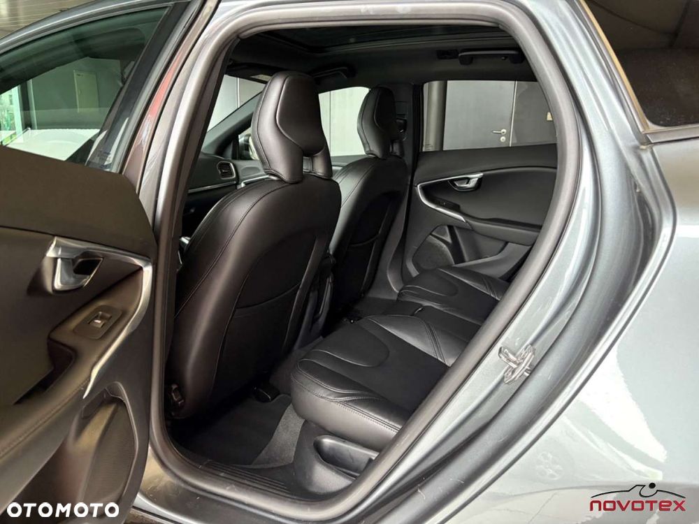 Volvo V40 T4 Momentum - 20