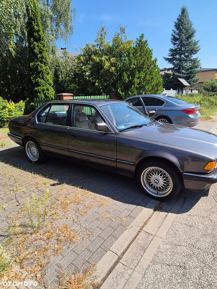 BMW Seria 7 730i - 12