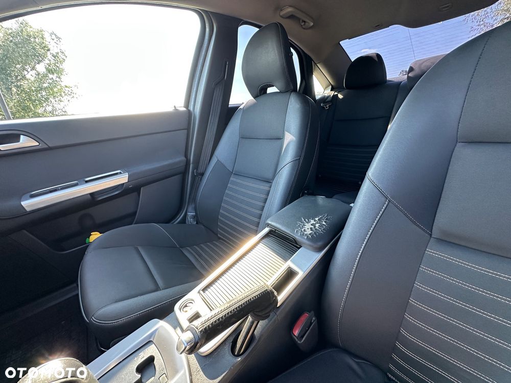 Volvo S40 T5 R-Design - 8
