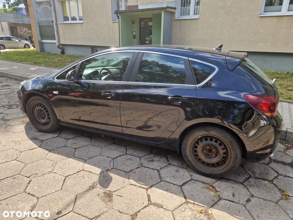 Opel Astra 1.6 T Cosmo - 13