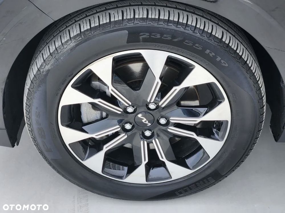 Kia Carnival - 20