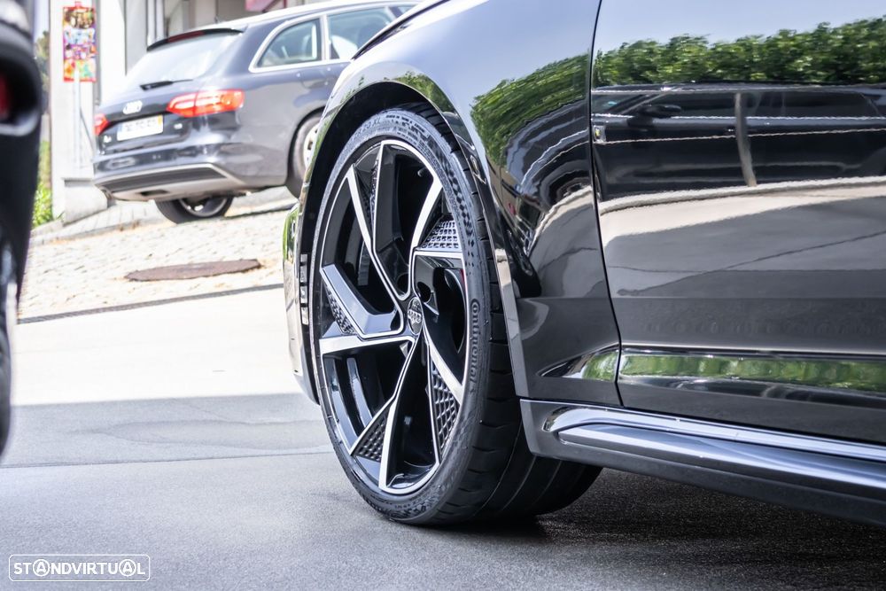 Audi RS4 Avant - 9