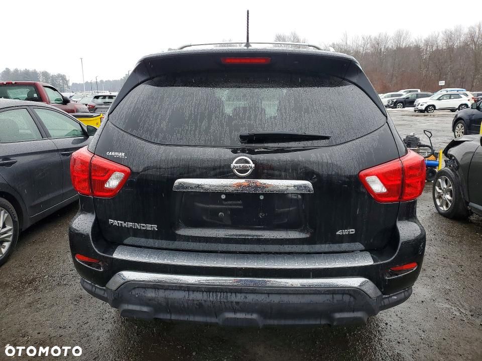 Nissan Pathfinder - 11