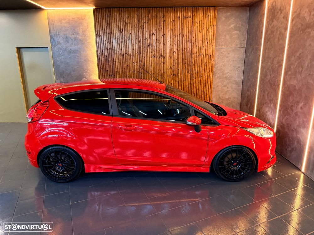 Ford Fiesta 1.6 EcoBoost c/ Pack Pele Desportiva ST - 13
