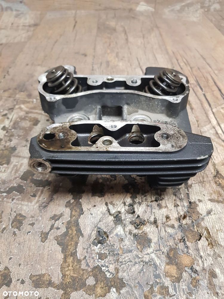 Głowica przód zawory Harley Davidson Sportster XL883 - 2
