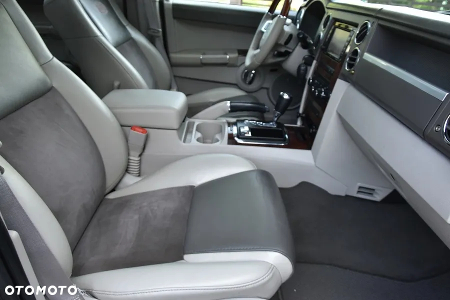 Jeep Commander 3.0 CRD Overland - 21