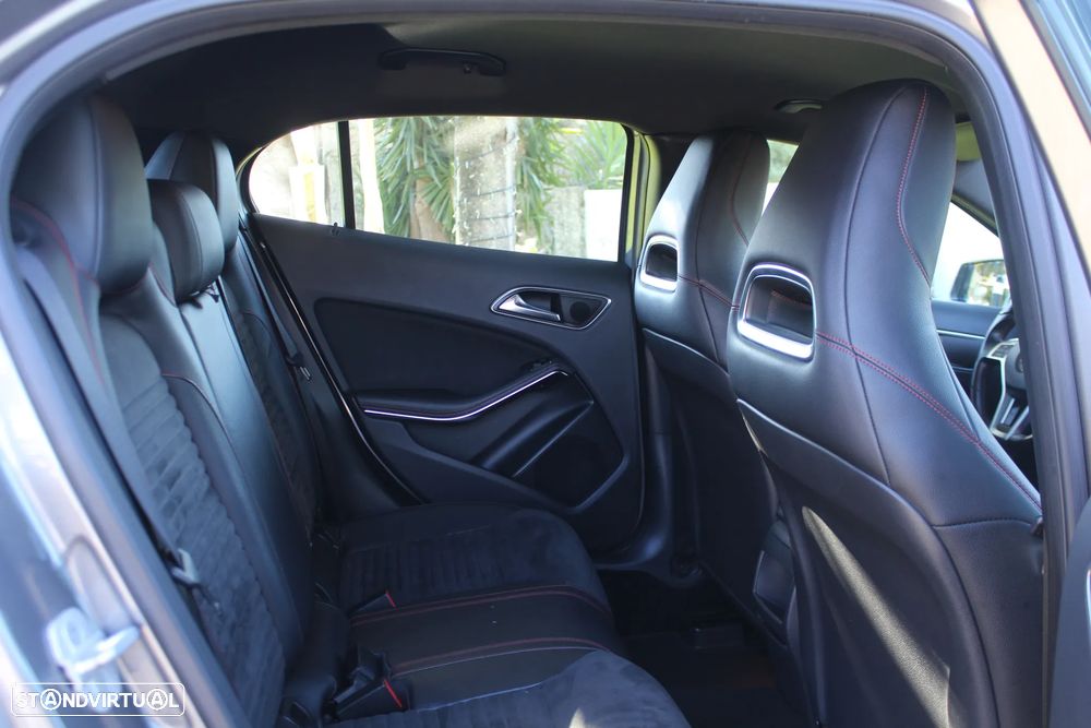 Mercedes-Benz GLA 220 CDi AMG Line 4-Matic - 29