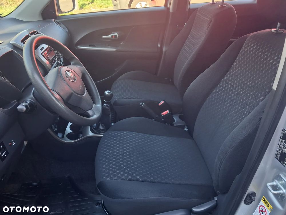 Toyota Urban Cruiser 1.33 4x2 Club - 25