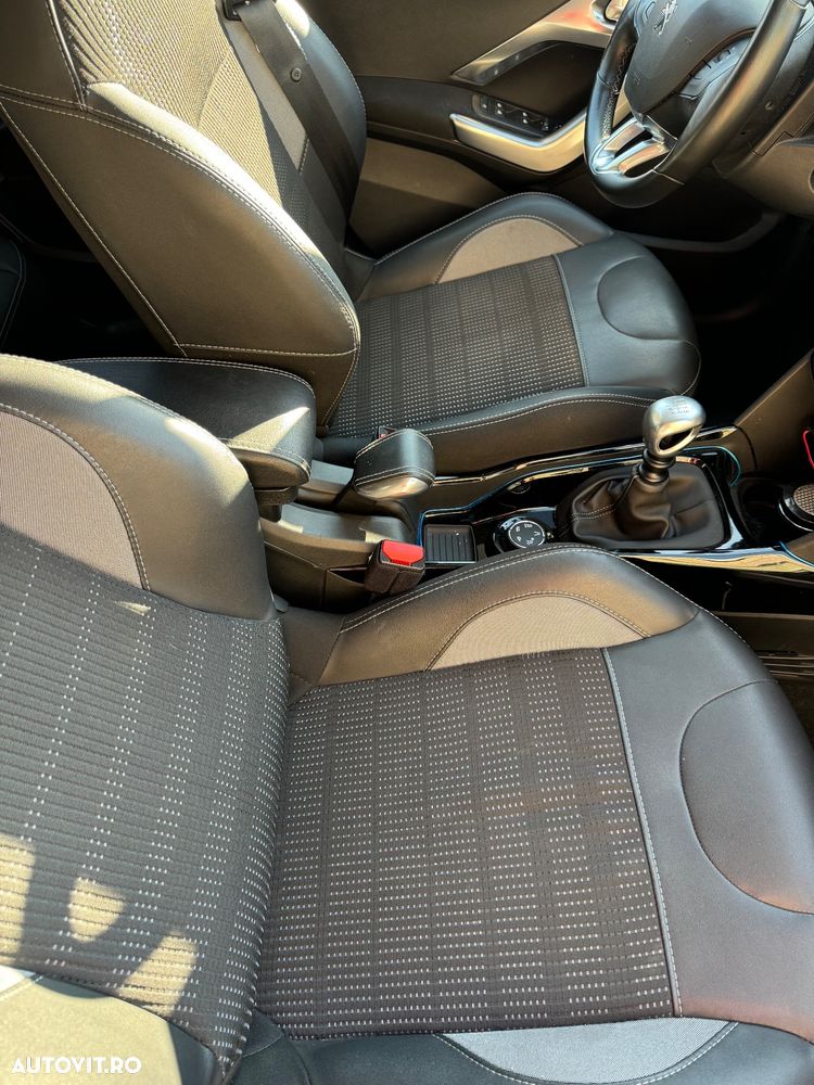 Peugeot 2008 1.2 PureTech Turbo S&S Allure - 24