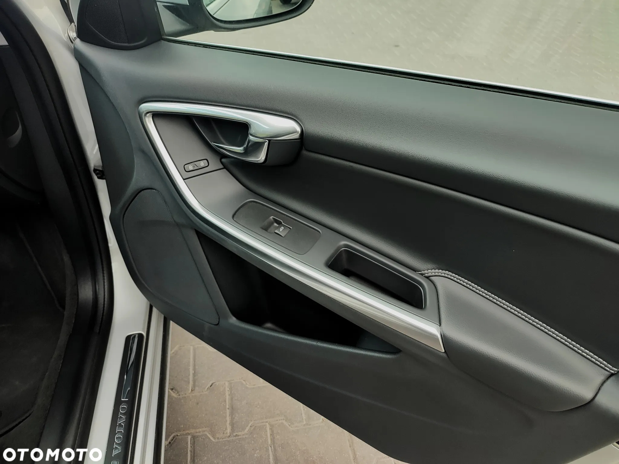 Volvo V60 D3 Momentum - 25