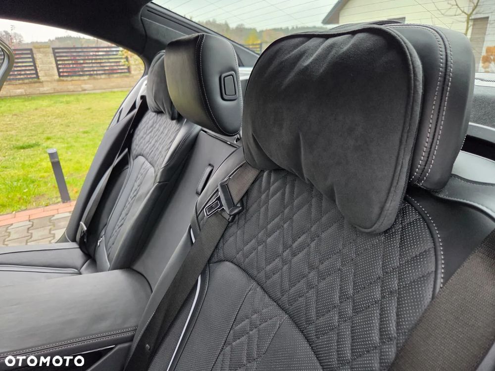 BMW Seria 7 M760Li xDrive - 24