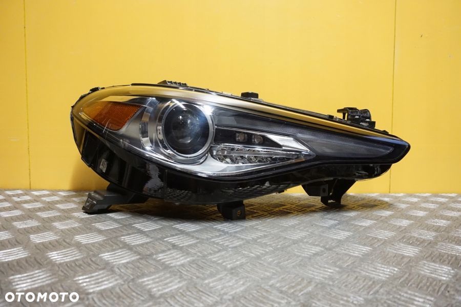 ALFA ROMEO GIULIA 2016- REFLEKTOR LAMPA XENON PRAWA USA - 1