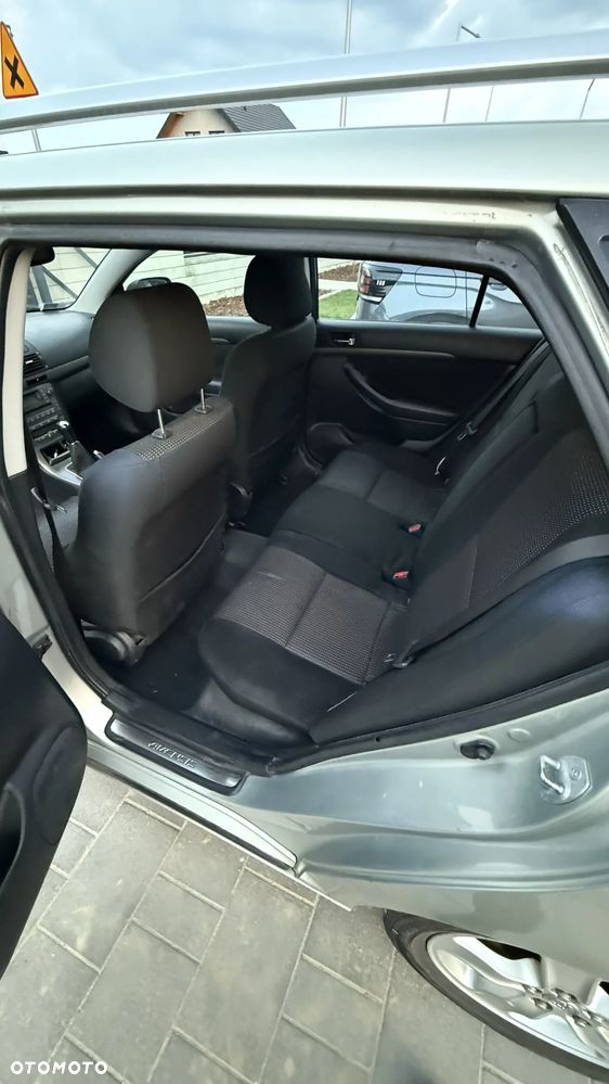 Toyota Avensis 1.8 VVT-i Sol - 7