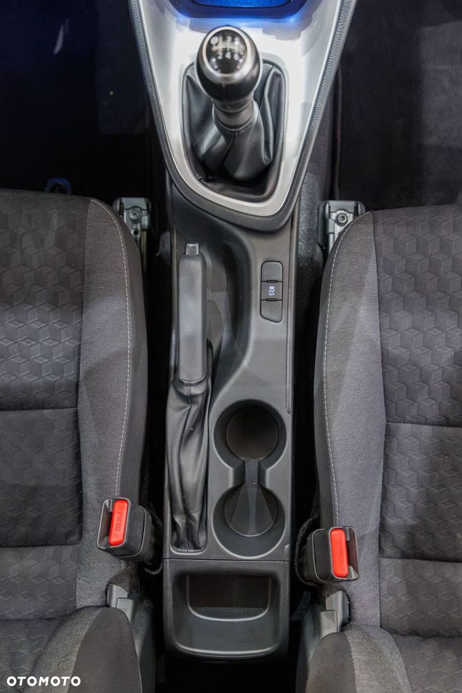 Toyota Yaris - 33
