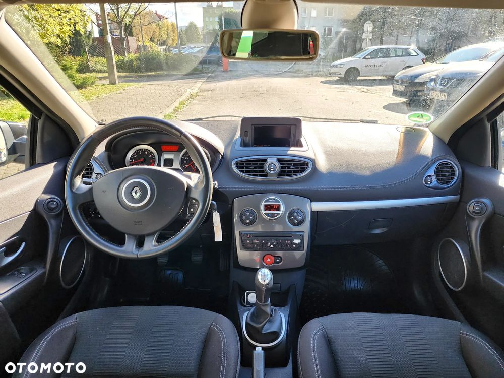 Renault Clio - 8