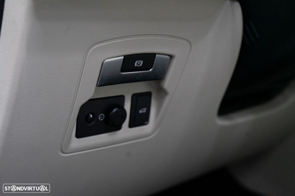 Land Rover Range Rover Velar 2.0d R-Dynamic HSE - 28