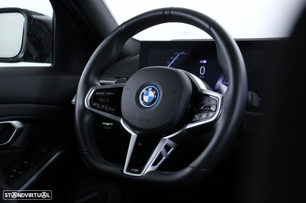 BMW 330 e Pack Desportivo M Auto - 17